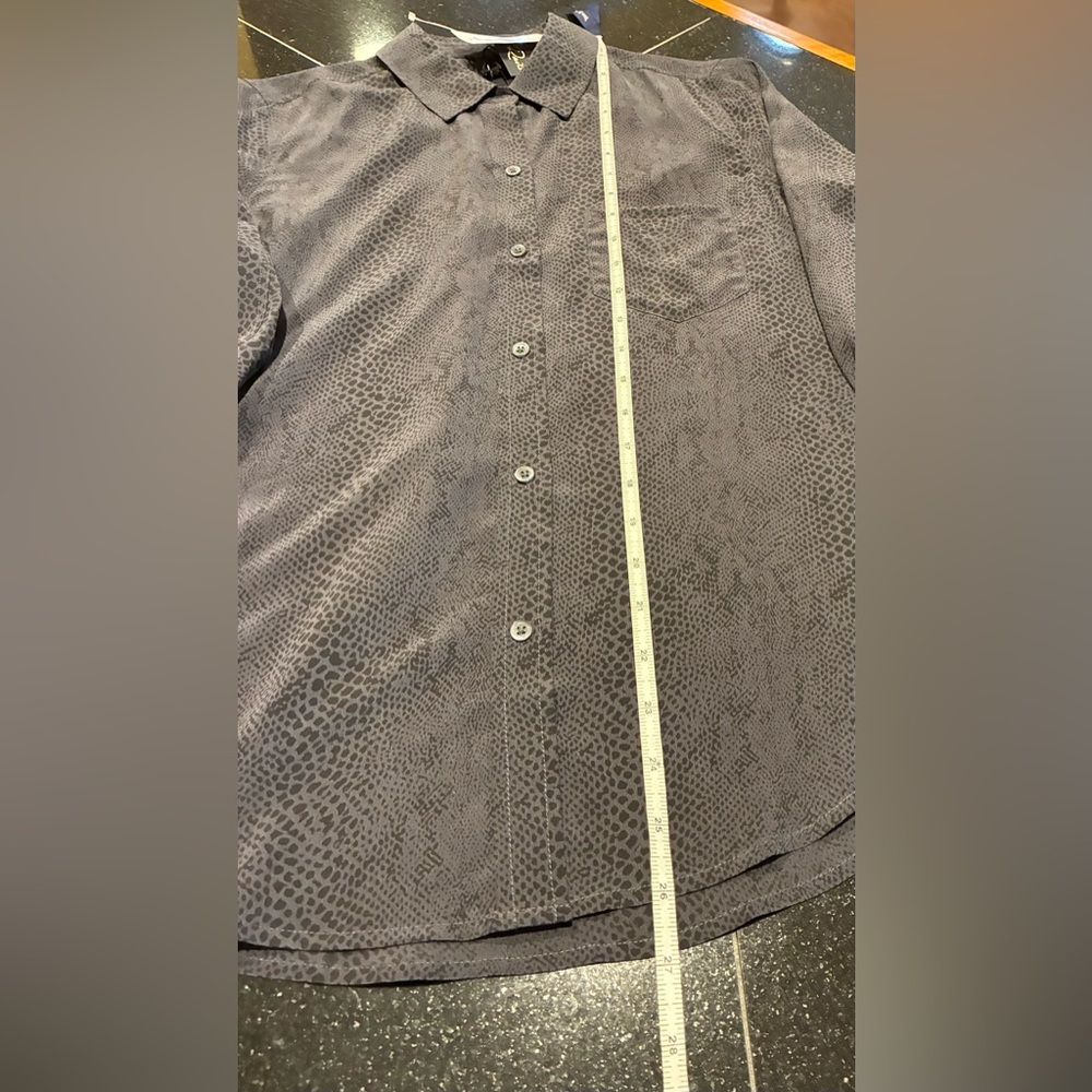 Rails Kate Cobra Silk Button Up Blouse Charcoal Gray SZ XS NWT - Picture 13 of 16